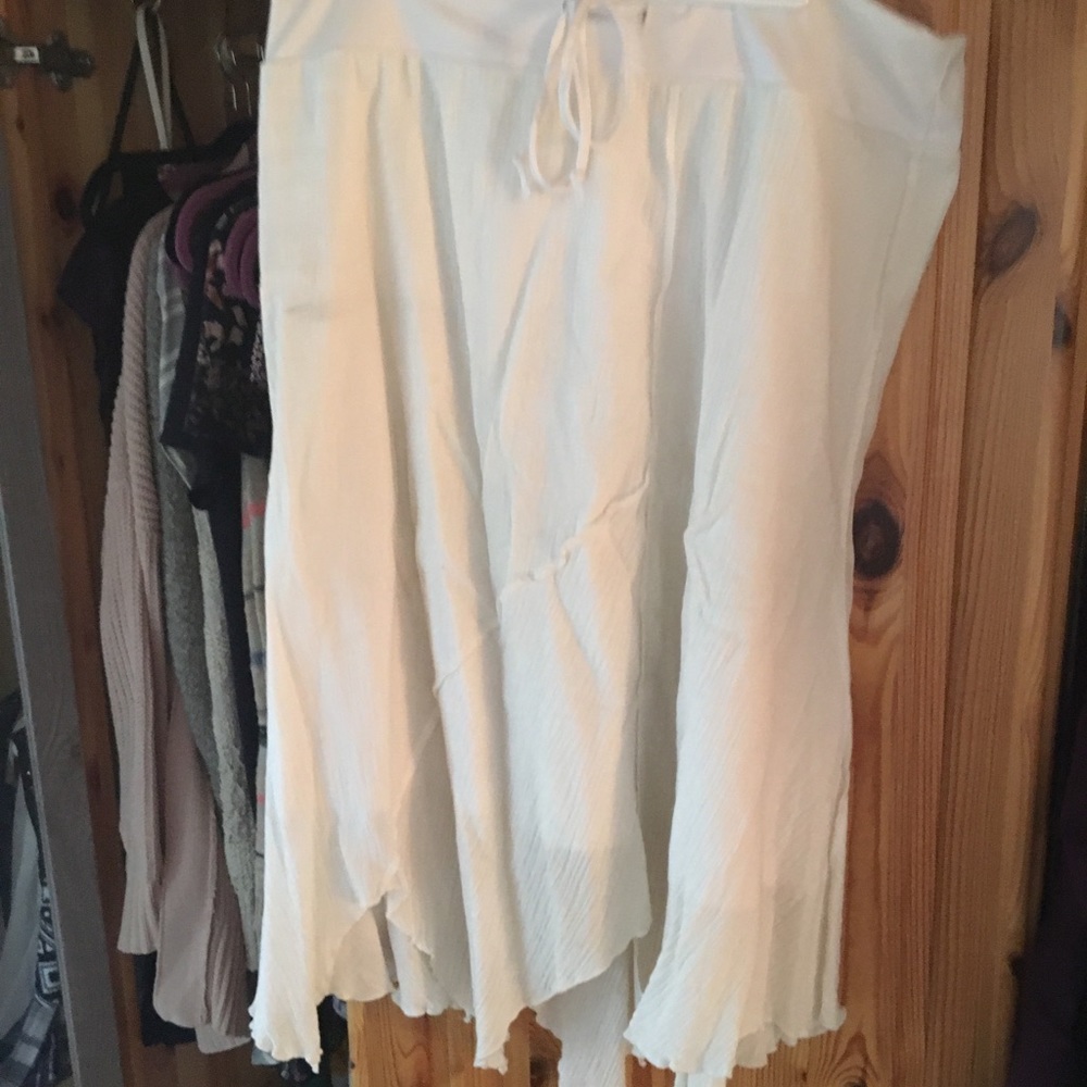 White layer skirt midi